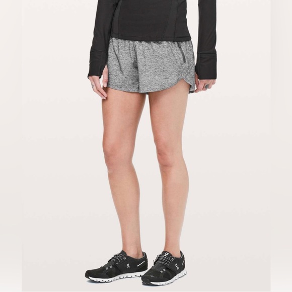 🍋Lululemon Tracker Short 4” *Lined - Picture 3 of 9